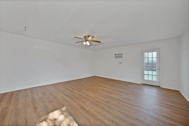 715 E Avenue F, Midlothian, TX 76065