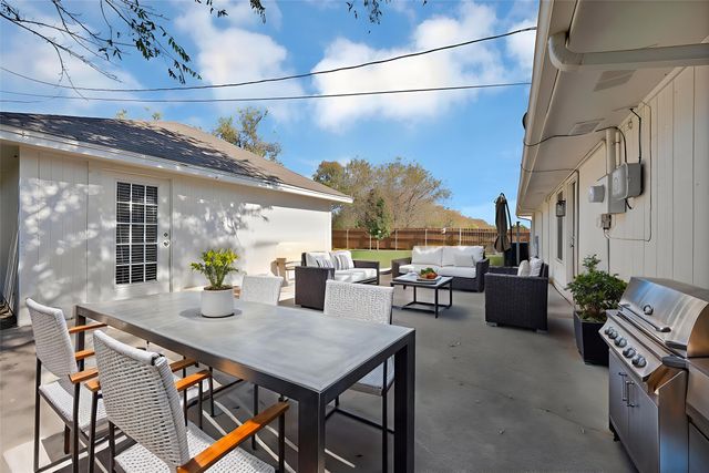 715 E Avenue F, Midlothian, TX 76065