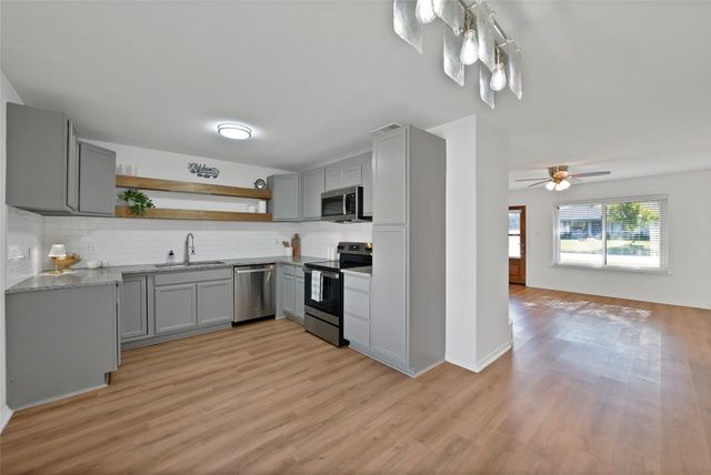 715 E Avenue F, Midlothian, TX 76065