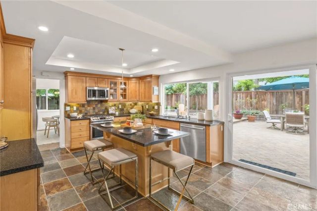 12 Mayflower, Irvine, CA 92620