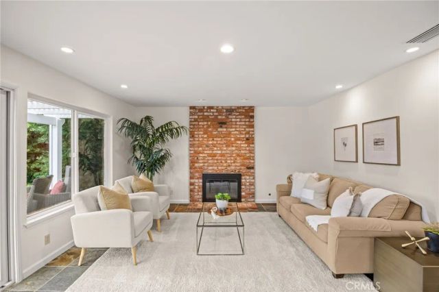 12 Mayflower, Irvine, CA 92620