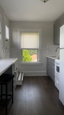 5 Blaine Ave 2, Beverly, MA 01914