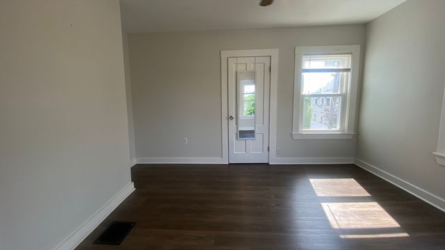 5 Blaine Ave 2, Beverly, MA 01914