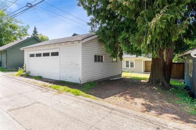 1152 Ellis Street, Bellingham, WA 98225