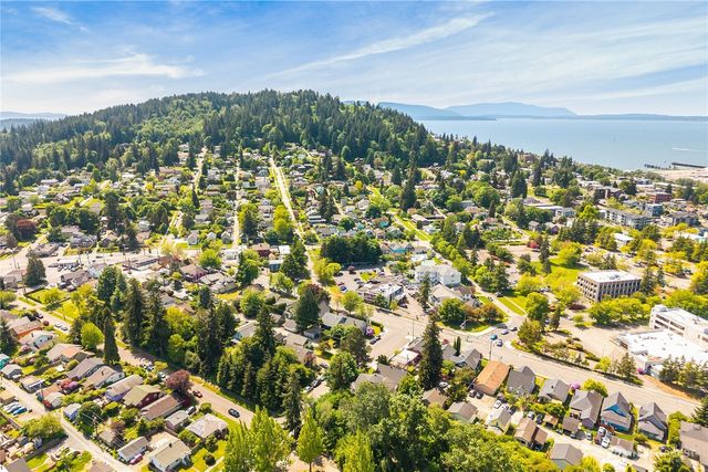 1152 Ellis Street, Bellingham, WA 98225