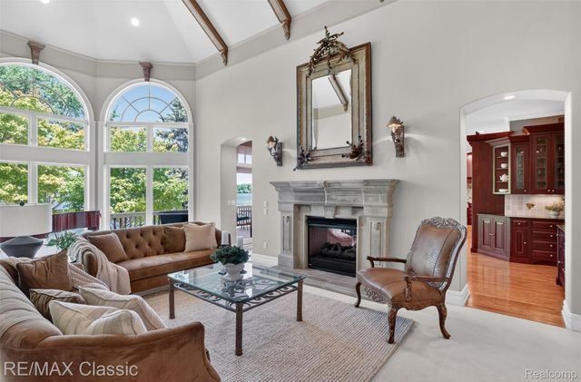 2360 Private Drive, Lake Angelus, MI 48329