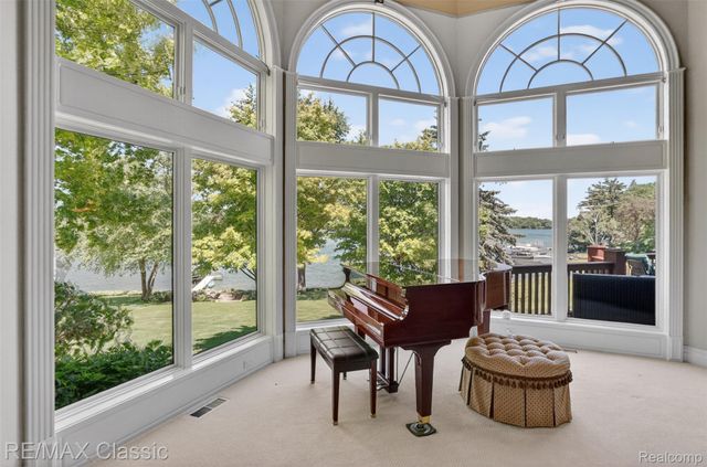 2360 Private Drive, Lake Angelus, MI 48329