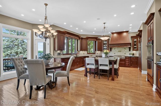 2360 Private Drive, Lake Angelus, MI 48329