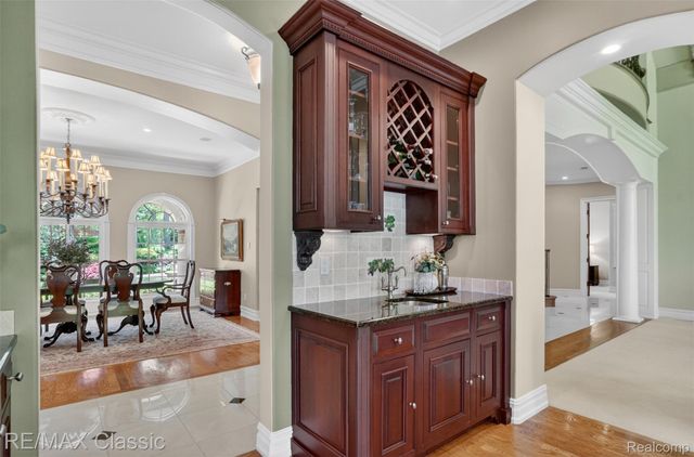 2360 Private Drive, Lake Angelus, MI 48329