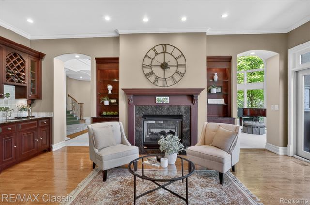 2360 Private Drive, Lake Angelus, MI 48329