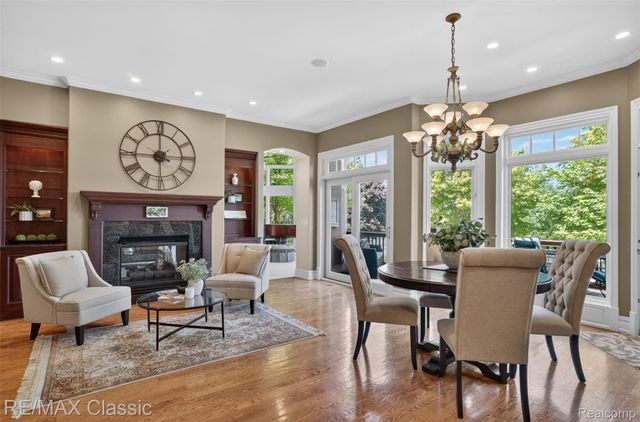 2360 Private Drive, Lake Angelus, MI 48329