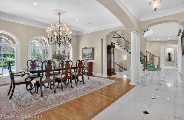 2360 Private Drive, Lake Angelus, MI 48329