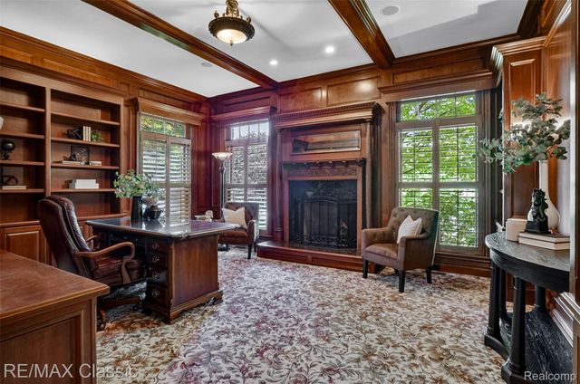 2360 Private Drive, Lake Angelus, MI 48329