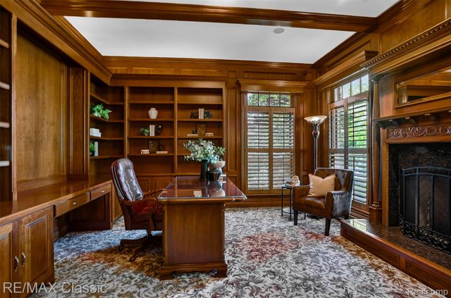 2360 Private Drive, Lake Angelus, MI 48329