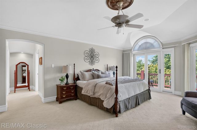 2360 Private Drive, Lake Angelus, MI 48329