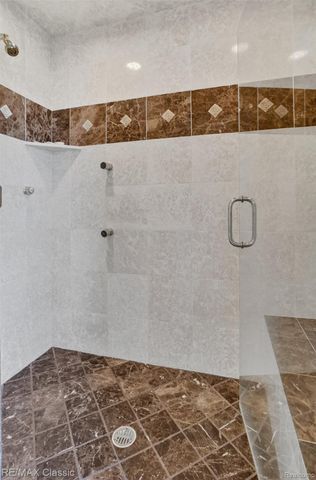 2360 Private Drive, Lake Angelus, MI 48329