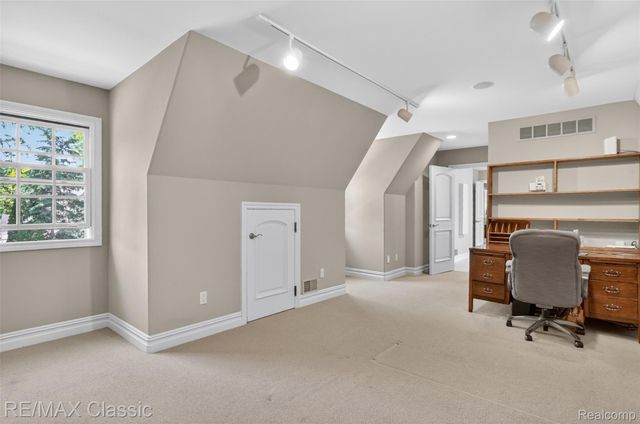 2360 Private Drive, Lake Angelus, MI 48329