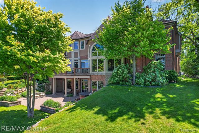 2360 Private Drive, Lake Angelus, MI 48329