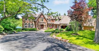 2360 Private Drive, Lake Angelus, MI 48329
