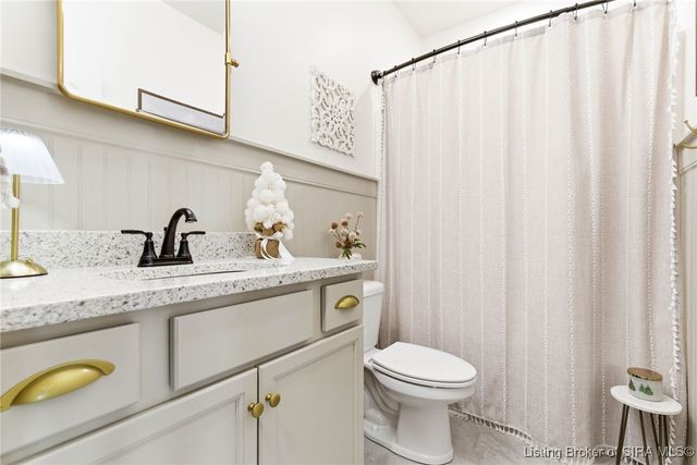 2073 Prestwick Place, Henryville, IN 47126