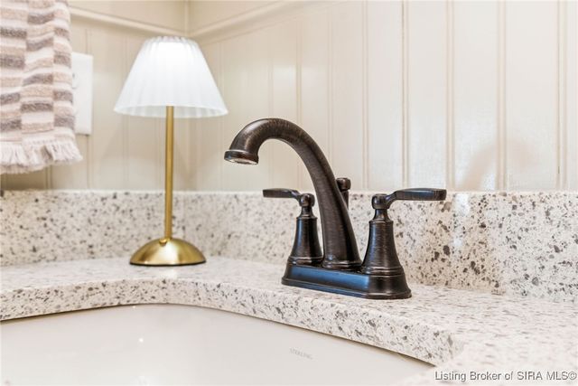 2073 Prestwick Place, Henryville, IN 47126