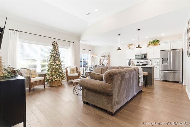 2073 Prestwick Place, Henryville, IN 47126