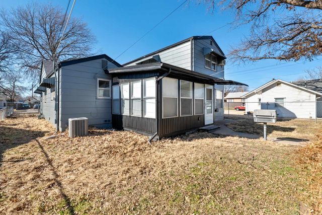 2208 S Topeka, Wichita, KS 67211