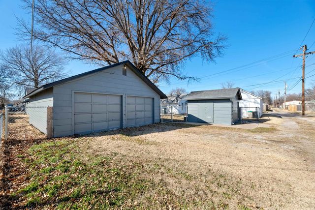 2208 S Topeka, Wichita, KS 67211