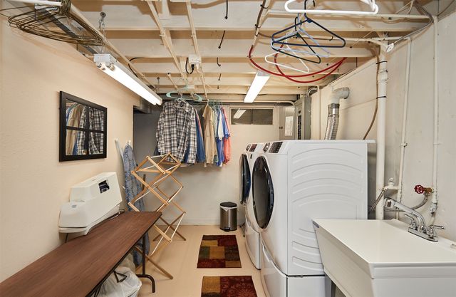 1306 Country Club Road, Indianola, IA 50125