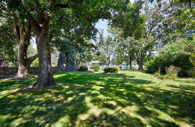 1306 Country Club Road, Indianola, IA 50125