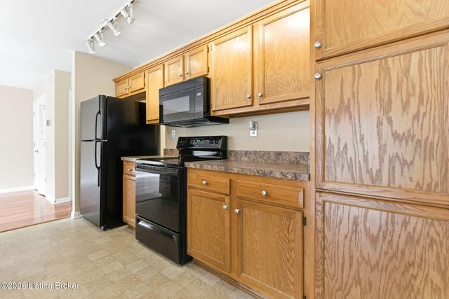 6501 Brook Bend Way 124, Louisville, KY 40229