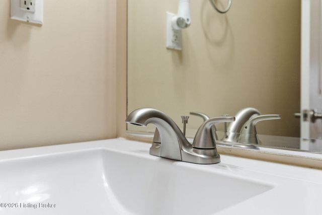 6501 Brook Bend Way 124, Louisville, KY 40229