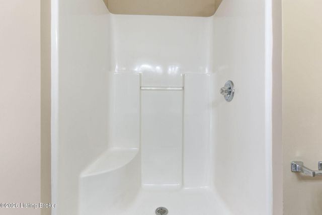 6501 Brook Bend Way 124, Louisville, KY 40229