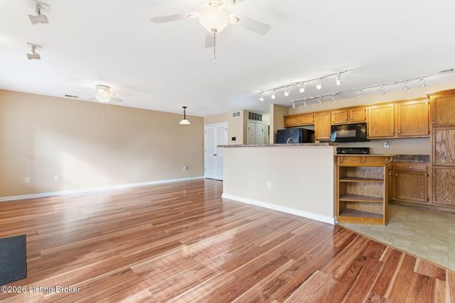 6501 Brook Bend Way 124, Louisville, KY 40229