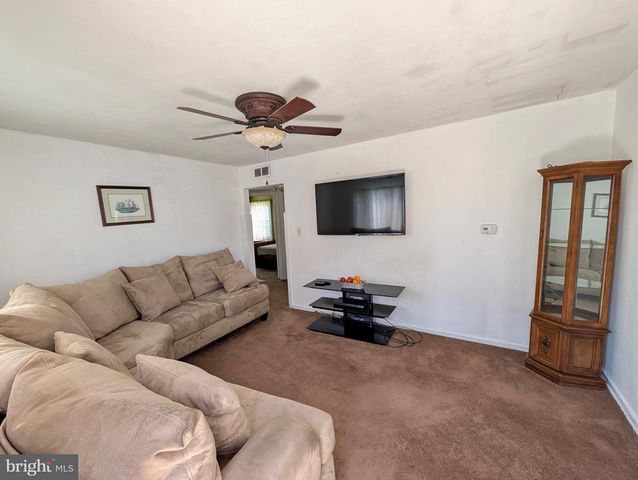 257 RUTH AVE, Hamilton, NJ 08610