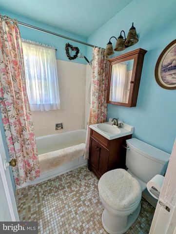 257 RUTH AVE, Hamilton, NJ 08610