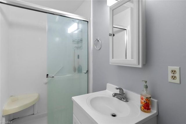 3000 Wonderwood Drive, Winston-salem, NC 27103