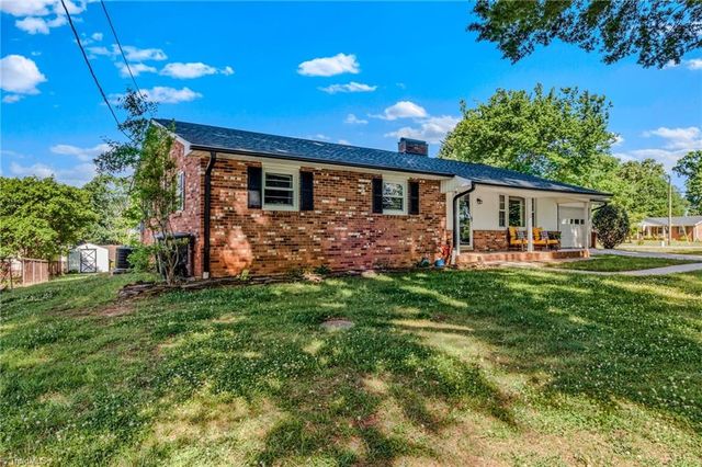 3000 Wonderwood Drive, Winston-salem, NC 27103