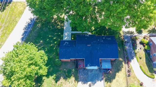 3000 Wonderwood Drive, Winston-salem, NC 27103