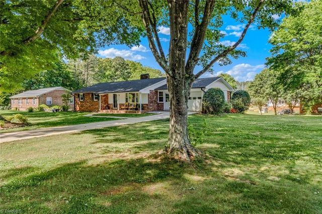 3000 Wonderwood Drive, Winston-salem, NC 27103