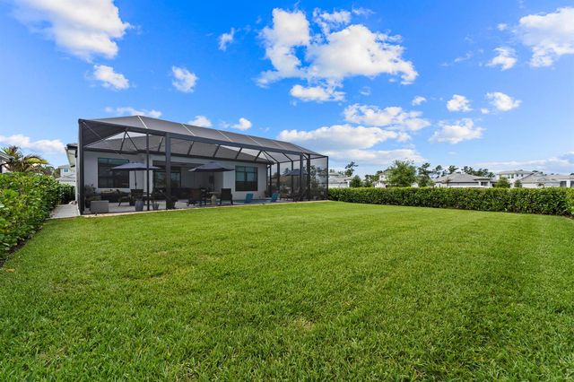 2044 SE Mosaic Boulevard, Port St. Lucie, FL 34984