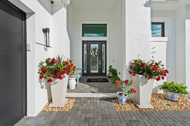 2044 SE Mosaic Boulevard, Port St. Lucie, FL 34984