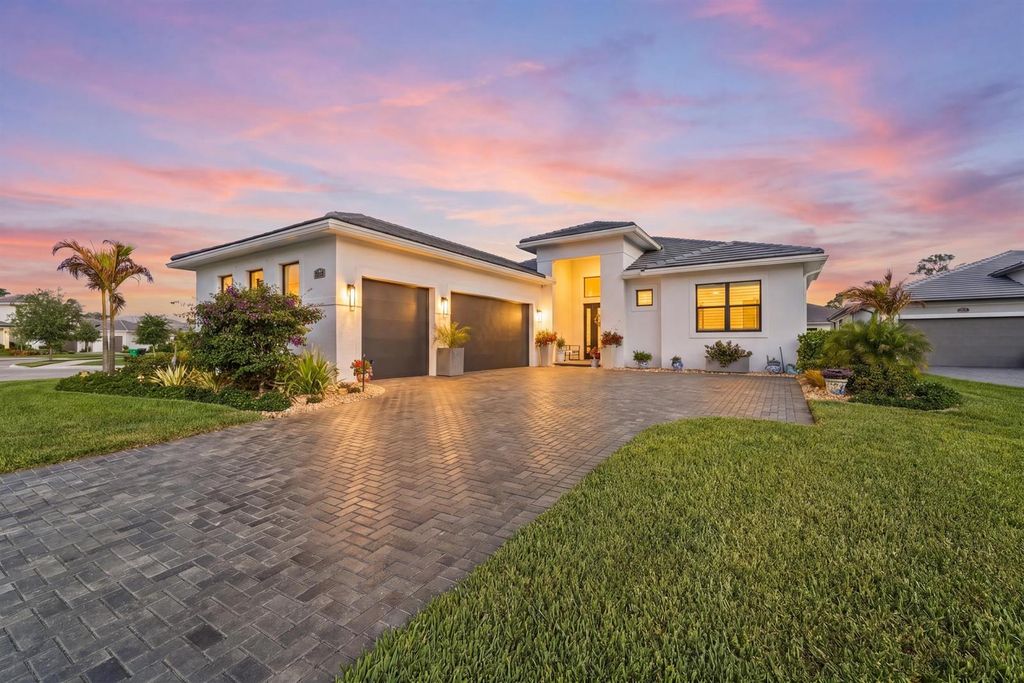 2044 SE Mosaic Boulevard, Port St. Lucie, FL 34984