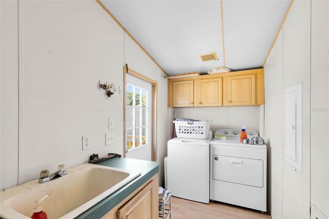 1725 MARKER ROAD, Polk City, FL 33868
