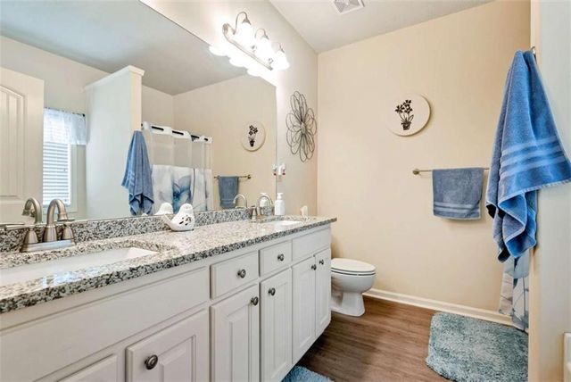 1424 Silvergate Way, Winder, GA 30680