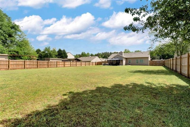 1424 Silvergate Way, Winder, GA 30680