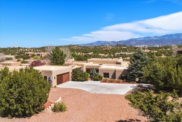 4 Plano Arbolito, Santa Fe, NM 87506
