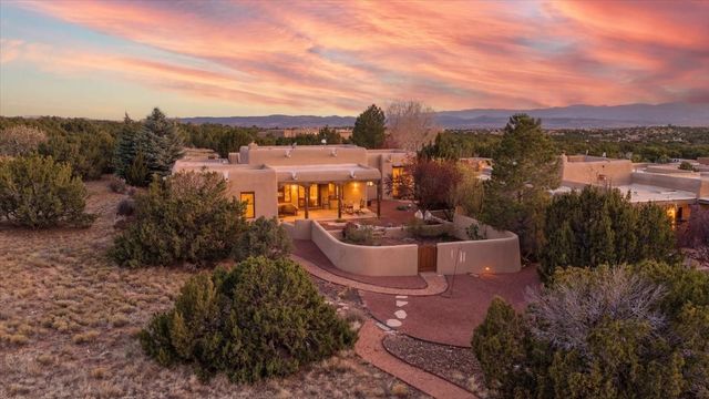 4 Plano Arbolito, Santa Fe, NM 87506