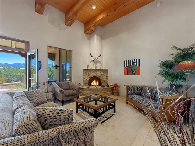 4 Plano Arbolito, Santa Fe, NM 87506