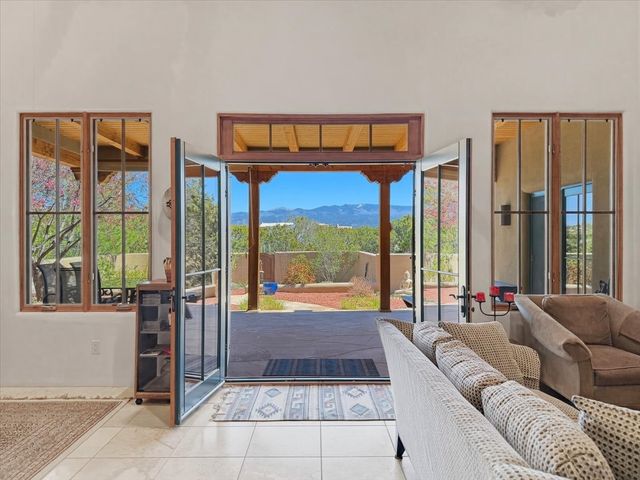 4 Plano Arbolito, Santa Fe, NM 87506